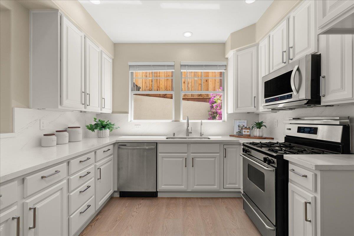 Detail Gallery Image 6 of 32 For 168 Cuesta De Los Gatos, Los Gatos,  CA 95032 - 4 Beds | 2/1 Baths