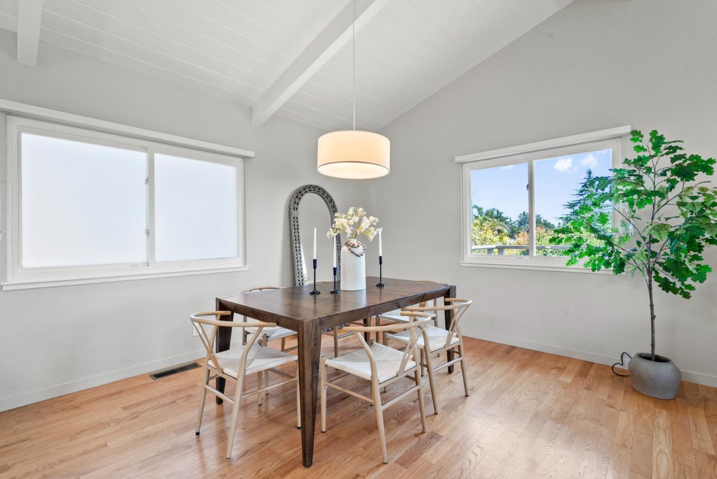 Detail Gallery Image 13 of 63 For 1975 Seascape Blvd, Aptos,  CA 95003 - 3 Beds | 2/1 Baths