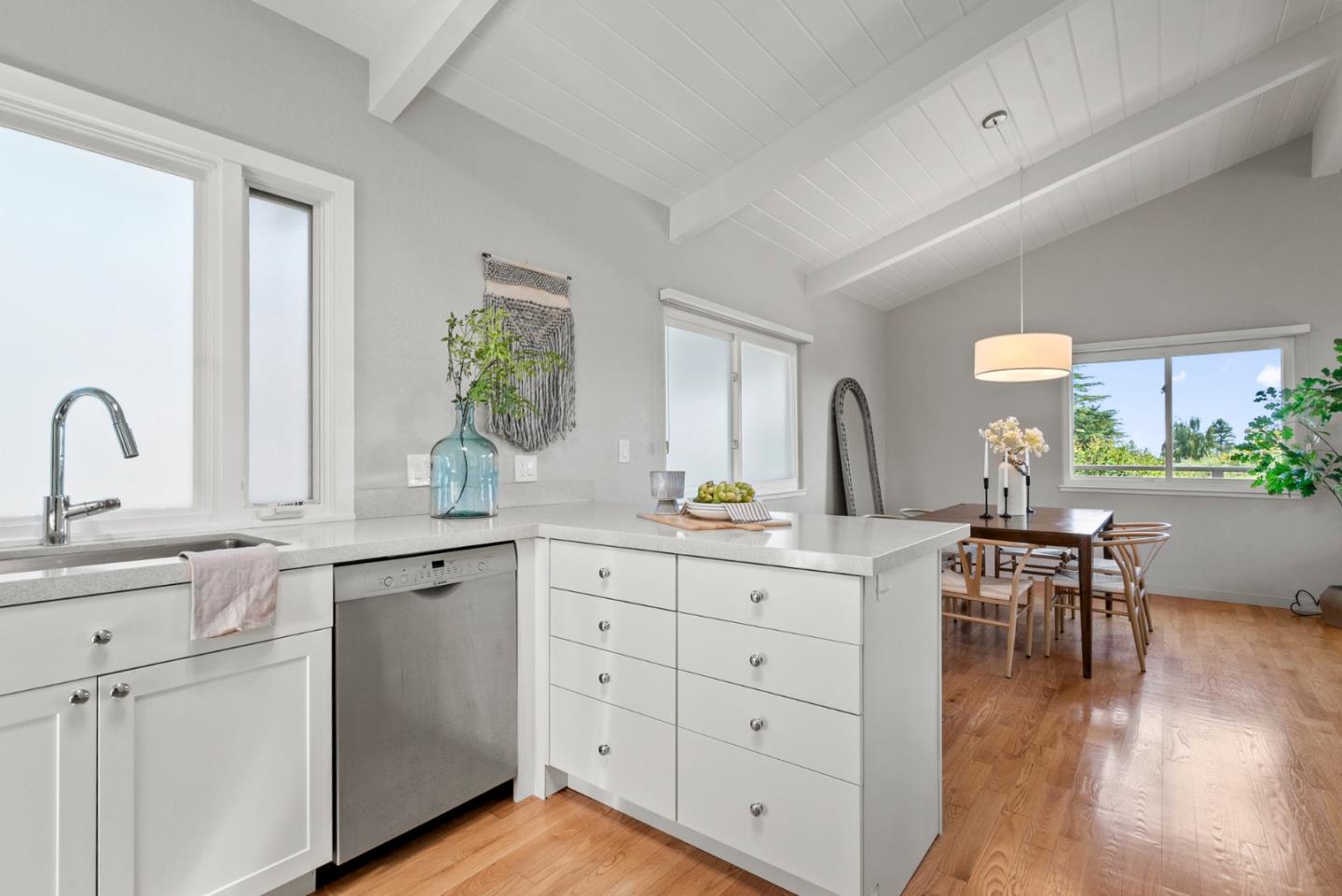 Detail Gallery Image 23 of 63 For 1975 Seascape Blvd, Aptos,  CA 95003 - 3 Beds | 2/1 Baths
