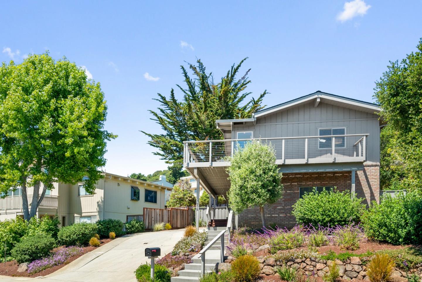 Detail Gallery Image 5 of 63 For 1975 Seascape Blvd, Aptos,  CA 95003 - 3 Beds | 2/1 Baths
