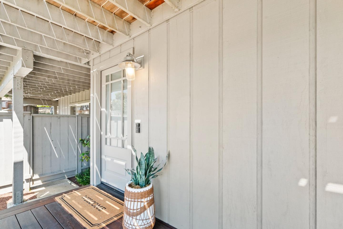 Detail Gallery Image 6 of 63 For 1975 Seascape Blvd, Aptos,  CA 95003 - 3 Beds | 2/1 Baths