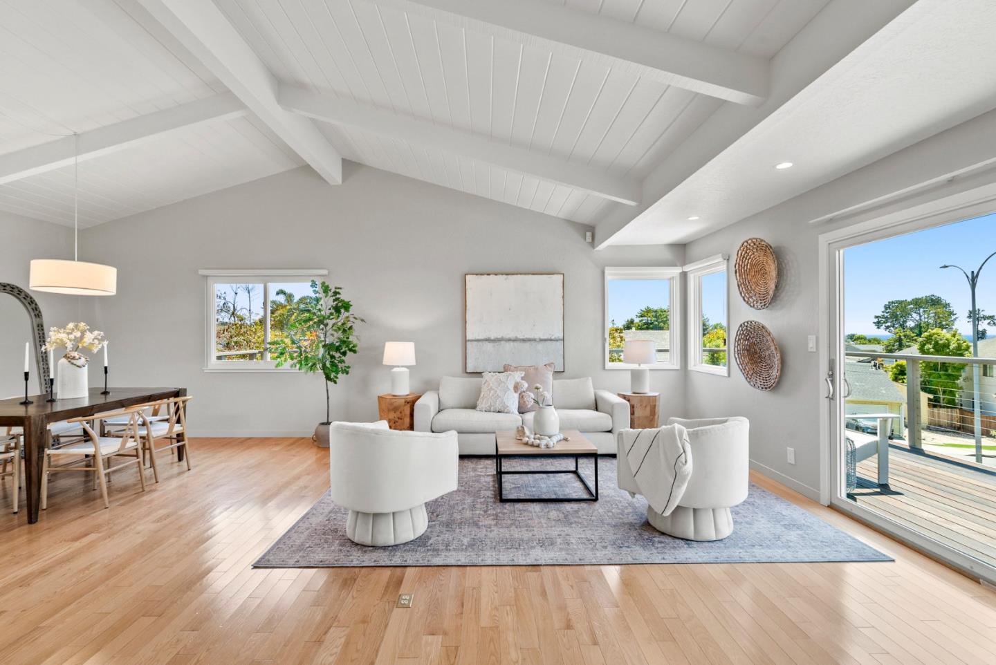 Detail Gallery Image 8 of 63 For 1975 Seascape Blvd, Aptos,  CA 95003 - 3 Beds | 2/1 Baths