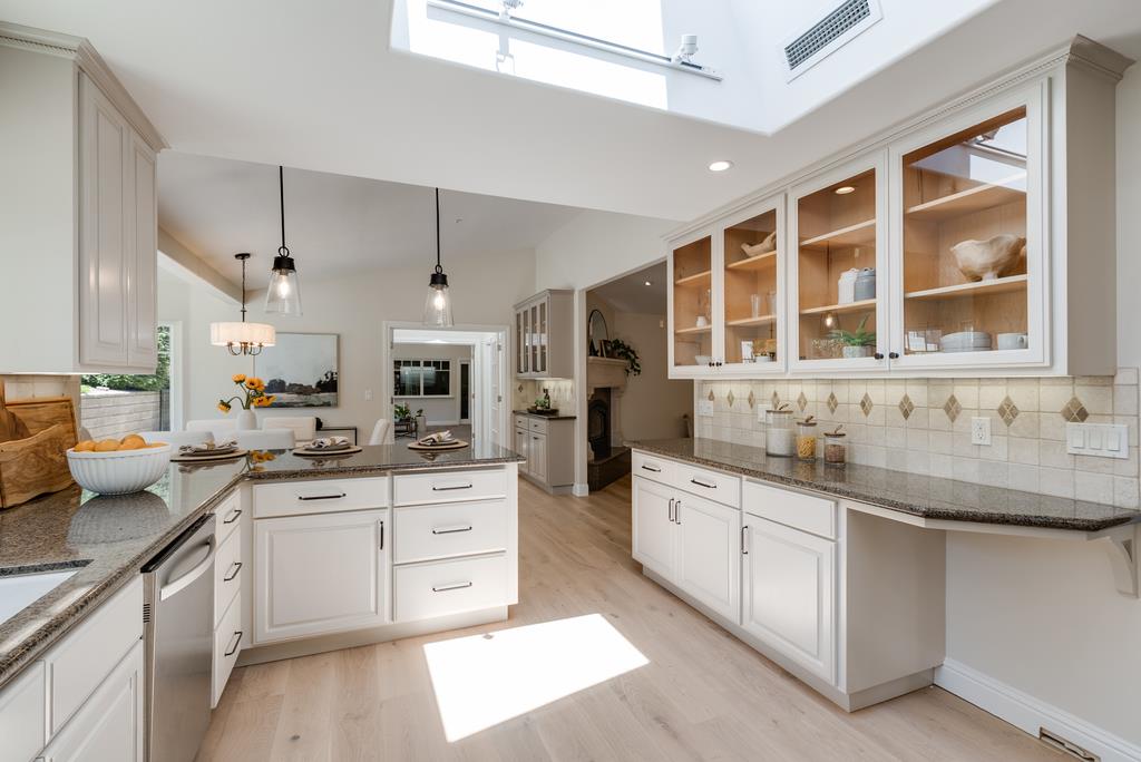 Detail Gallery Image 14 of 49 For 121 Day Valley Ln, Aptos,  CA 95003 - 3 Beds | 3/1 Baths