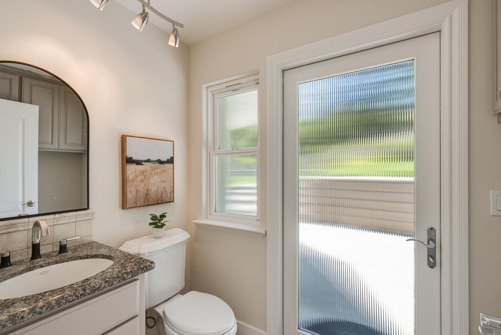 Detail Gallery Image 16 of 49 For 121 Day Valley Ln, Aptos,  CA 95003 - 3 Beds | 3/1 Baths