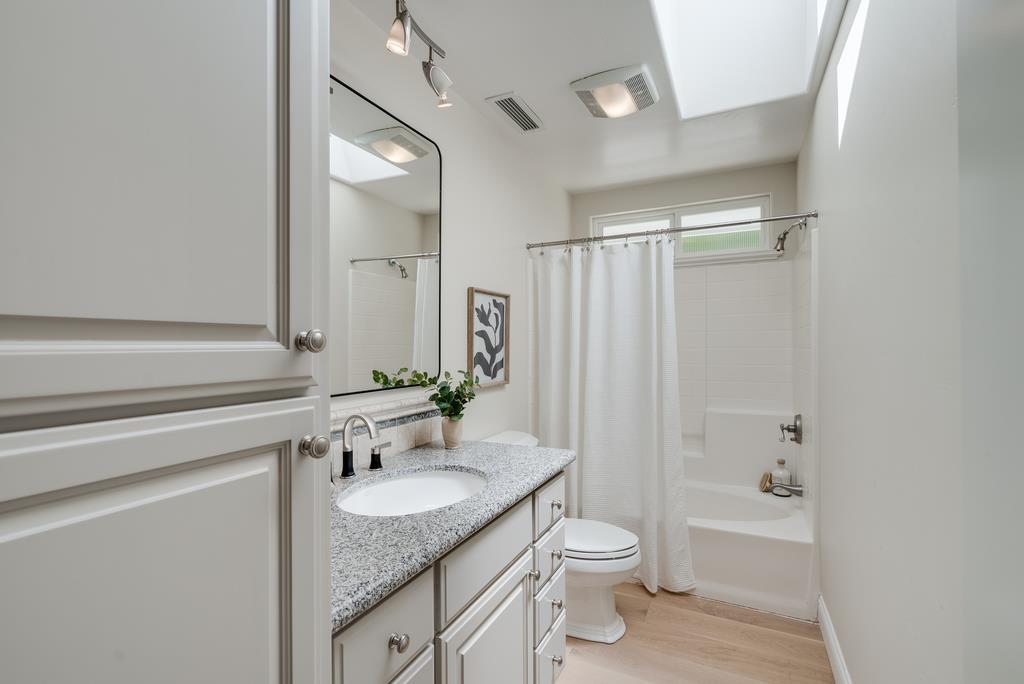 Detail Gallery Image 27 of 49 For 121 Day Valley Ln, Aptos,  CA 95003 - 3 Beds | 3/1 Baths