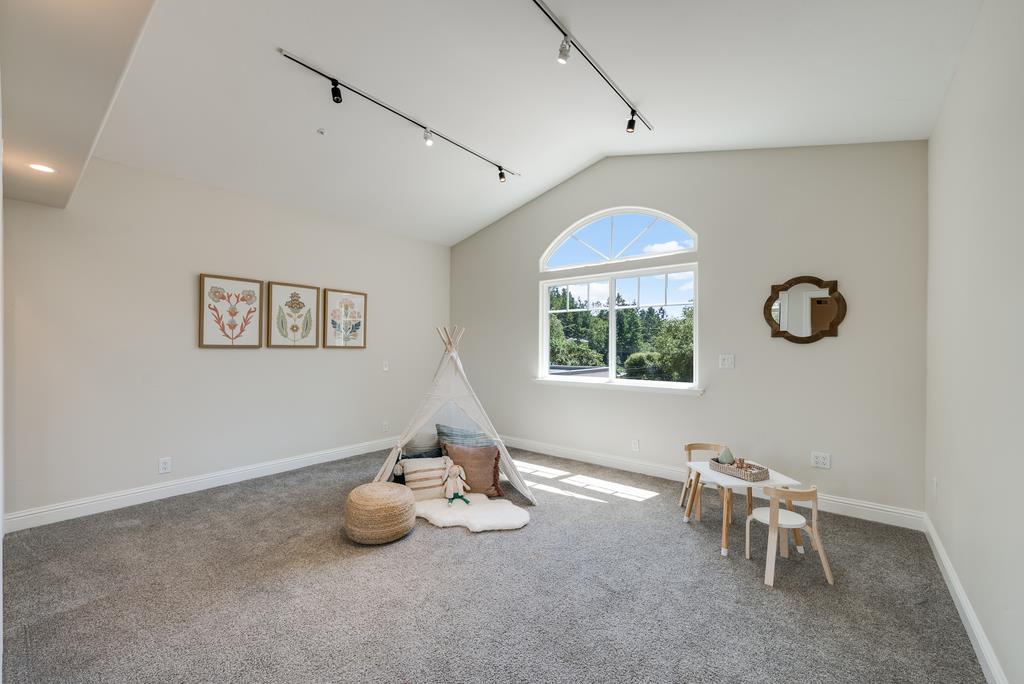 Detail Gallery Image 30 of 49 For 121 Day Valley Ln, Aptos,  CA 95003 - 3 Beds | 3/1 Baths