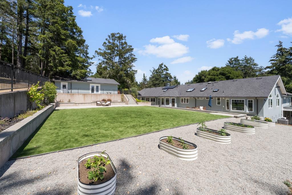 Detail Gallery Image 33 of 49 For 121 Day Valley Ln, Aptos,  CA 95003 - 3 Beds | 3/1 Baths