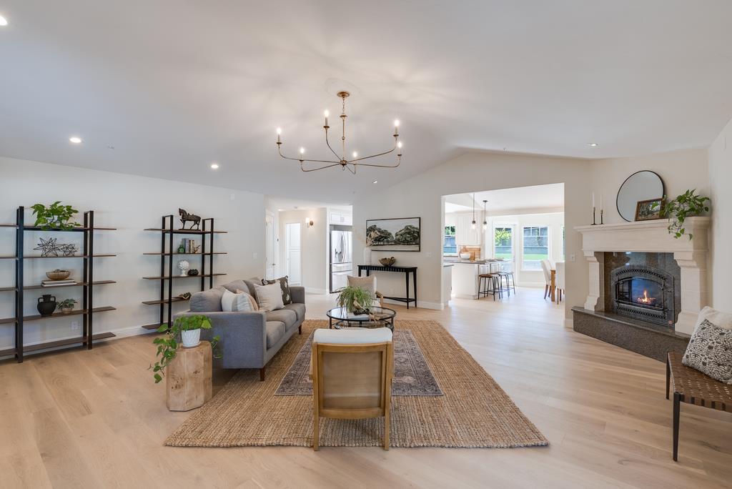 Detail Gallery Image 5 of 49 For 121 Day Valley Ln, Aptos,  CA 95003 - 3 Beds | 3/1 Baths
