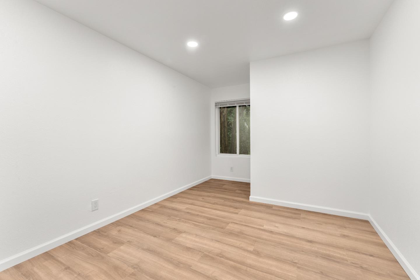 Detail Gallery Image 13 of 36 For 17-25 Devonshire Blvd, San Carlos,  CA 94070 - – Beds | – Baths