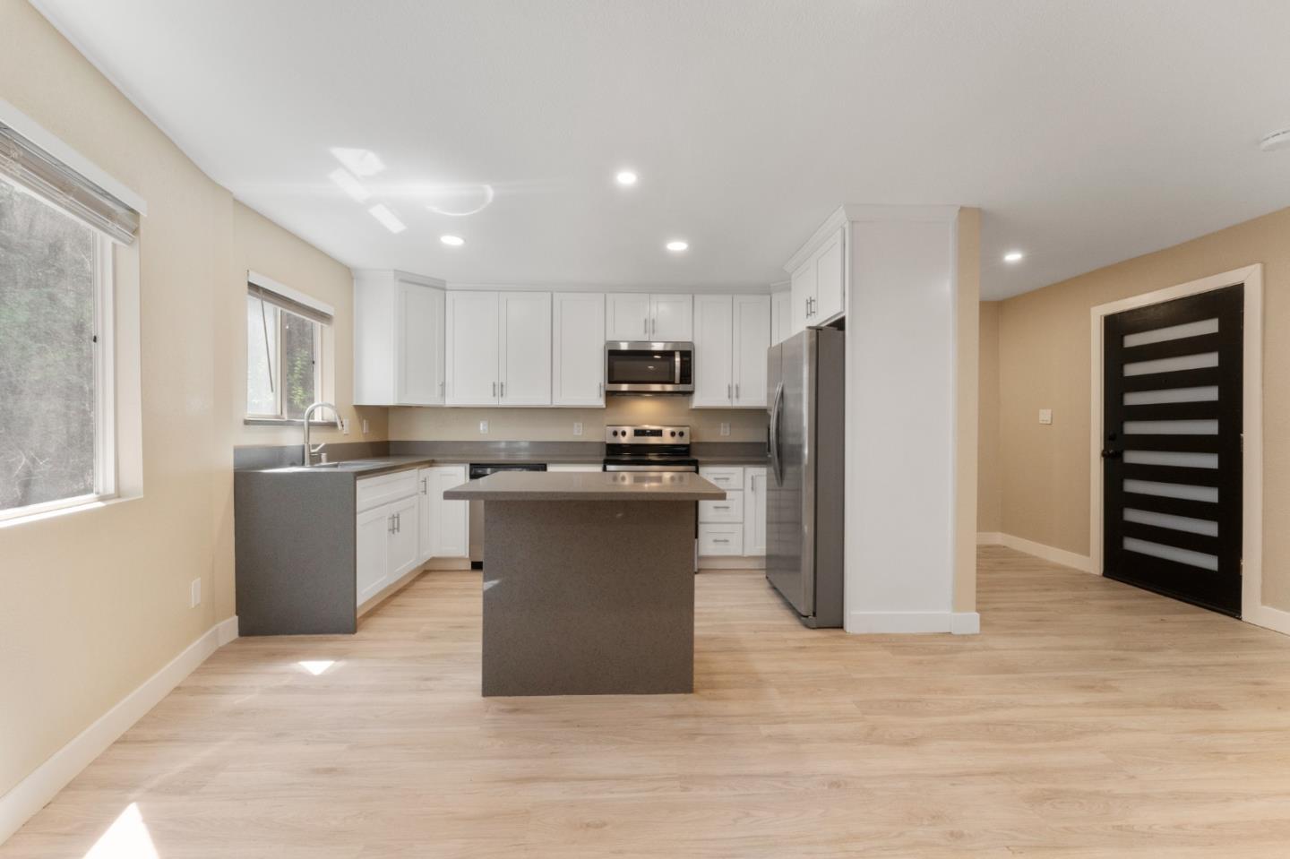 Detail Gallery Image 28 of 36 For 17-25 Devonshire Blvd, San Carlos,  CA 94070 - – Beds | – Baths