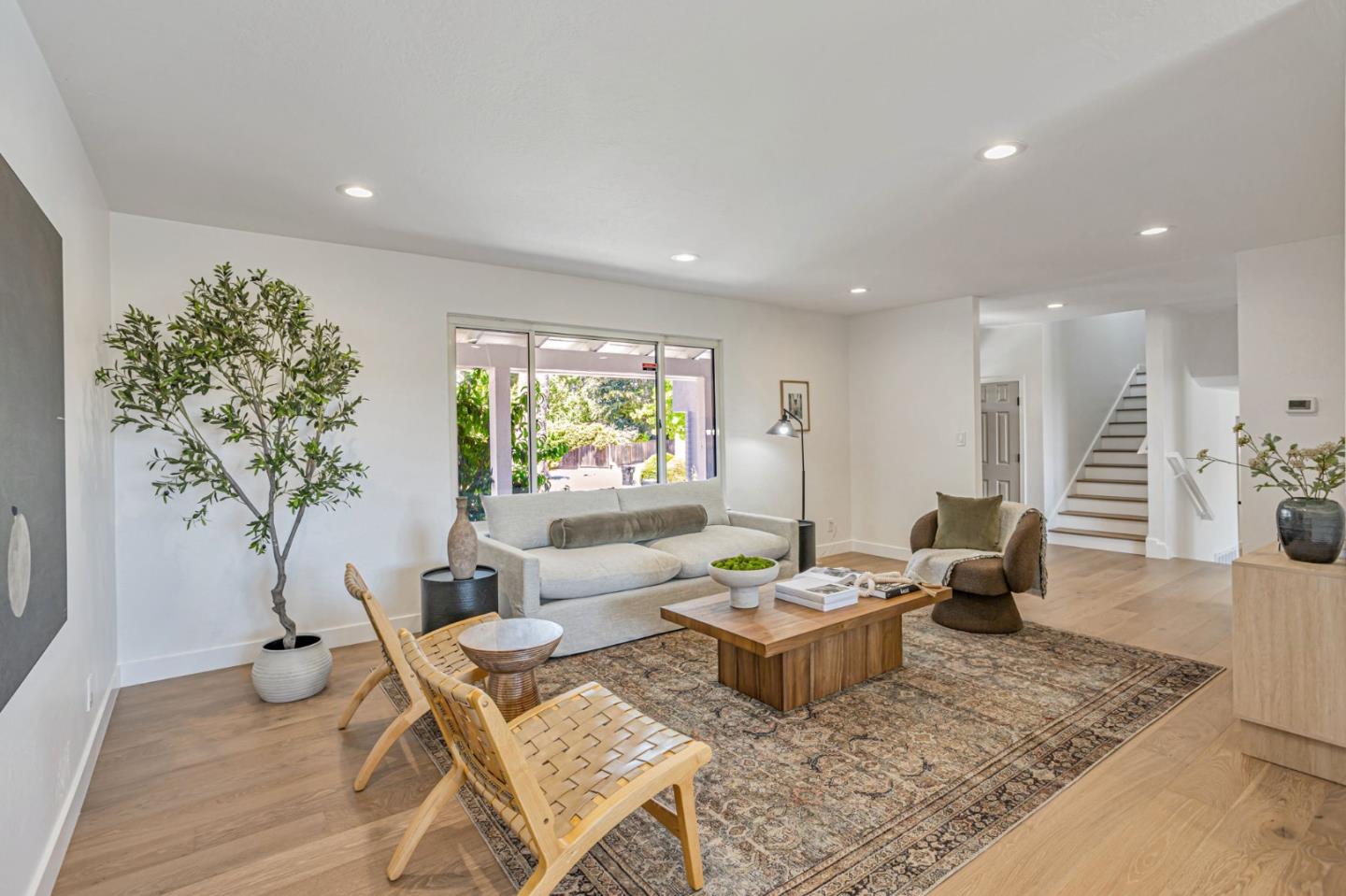 Detail Gallery Image 10 of 77 For 4852 Birmingham Dr, San Jose,  CA 95136 - 4 Beds | 2/1 Baths
