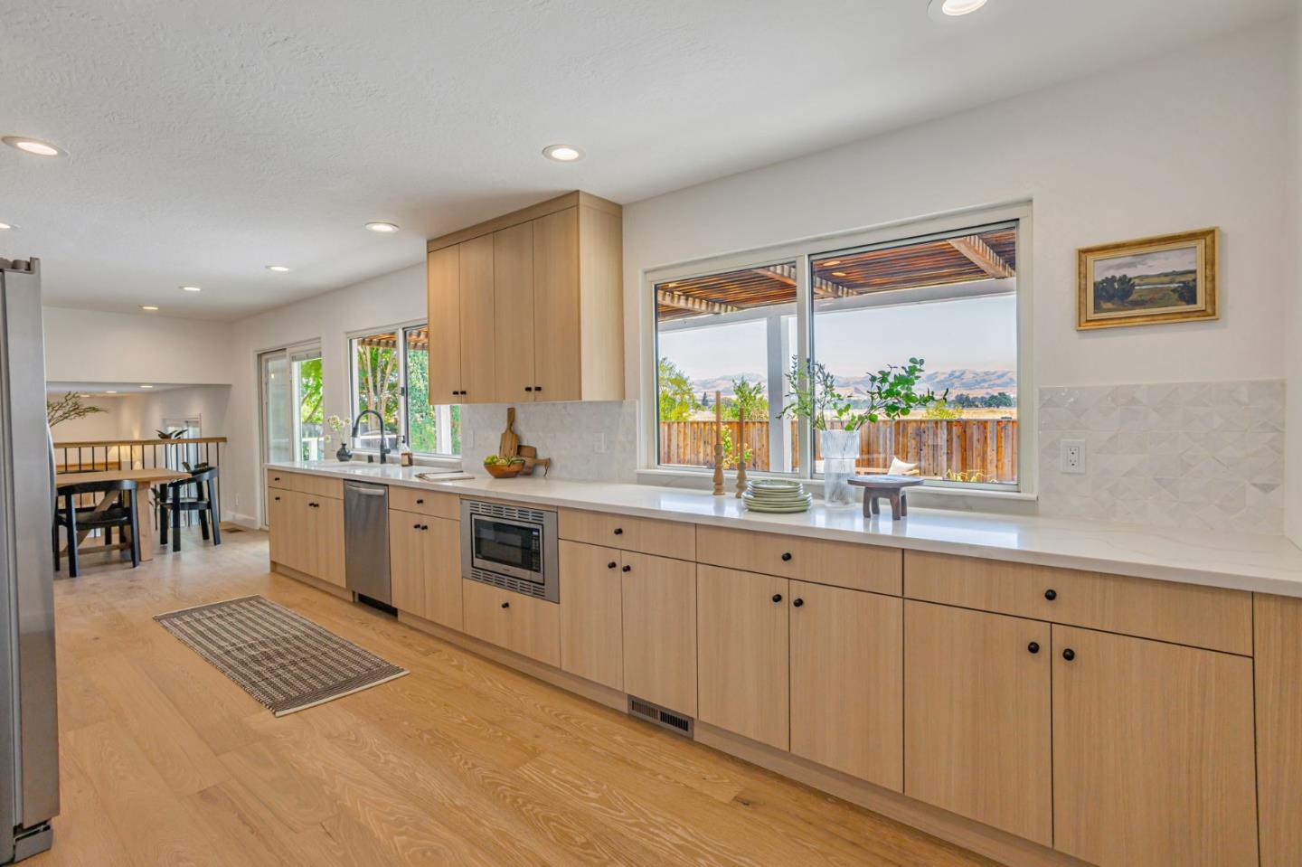 Detail Gallery Image 14 of 77 For 4852 Birmingham Dr, San Jose,  CA 95136 - 4 Beds | 2/1 Baths