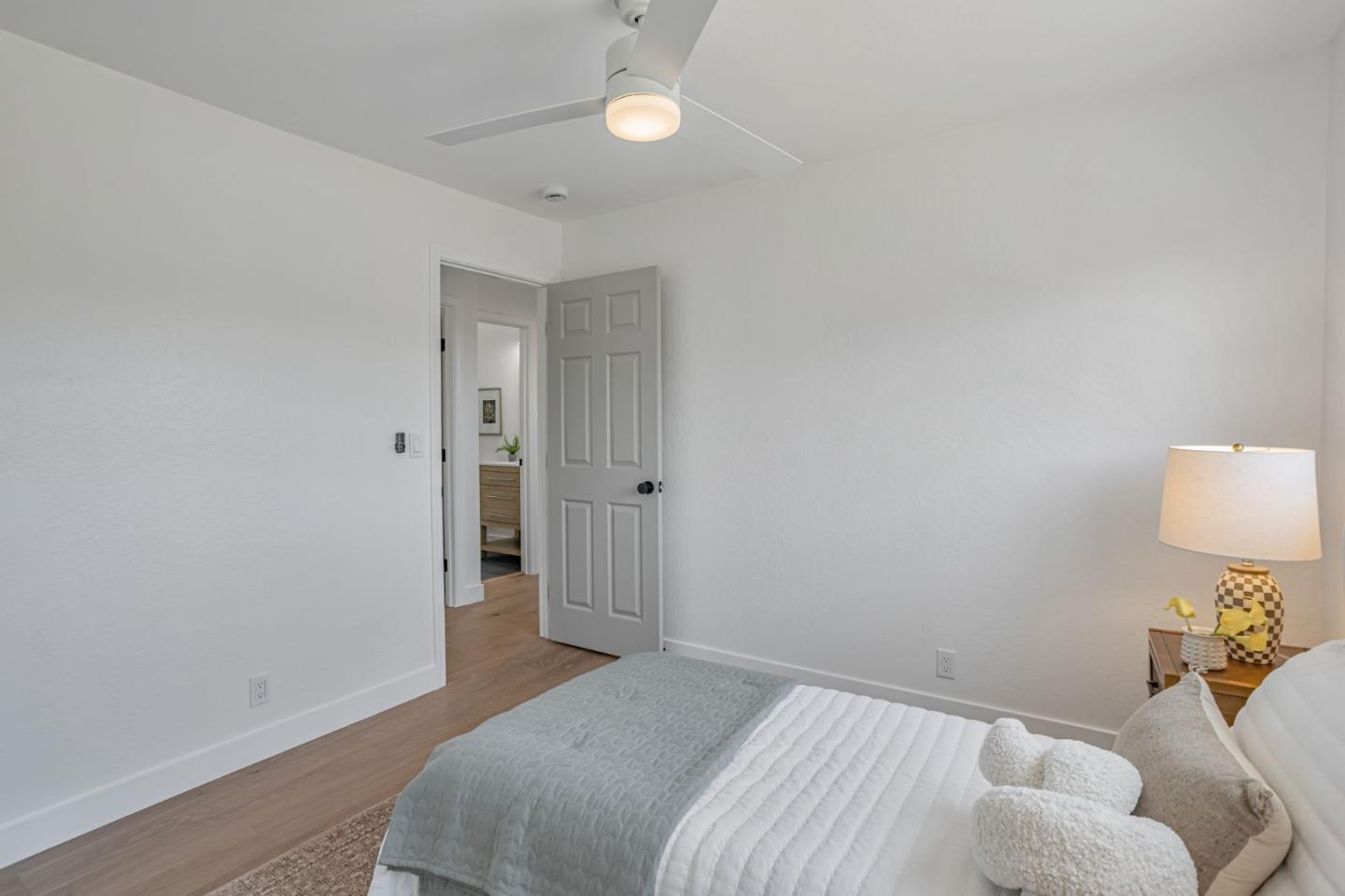 Detail Gallery Image 29 of 77 For 4852 Birmingham Dr, San Jose,  CA 95136 - 4 Beds | 2/1 Baths