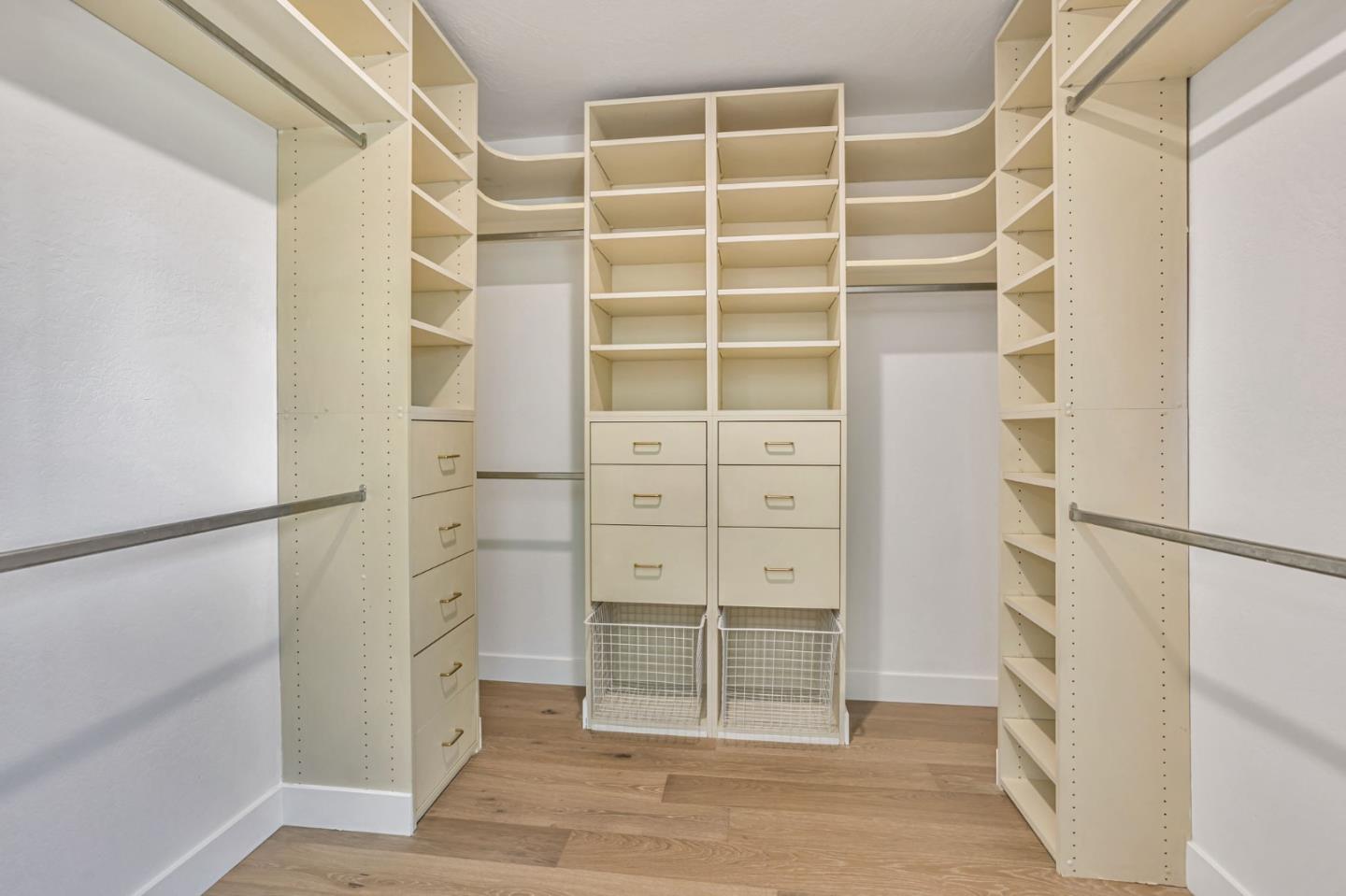 Detail Gallery Image 32 of 77 For 4852 Birmingham Dr, San Jose,  CA 95136 - 4 Beds | 2/1 Baths
