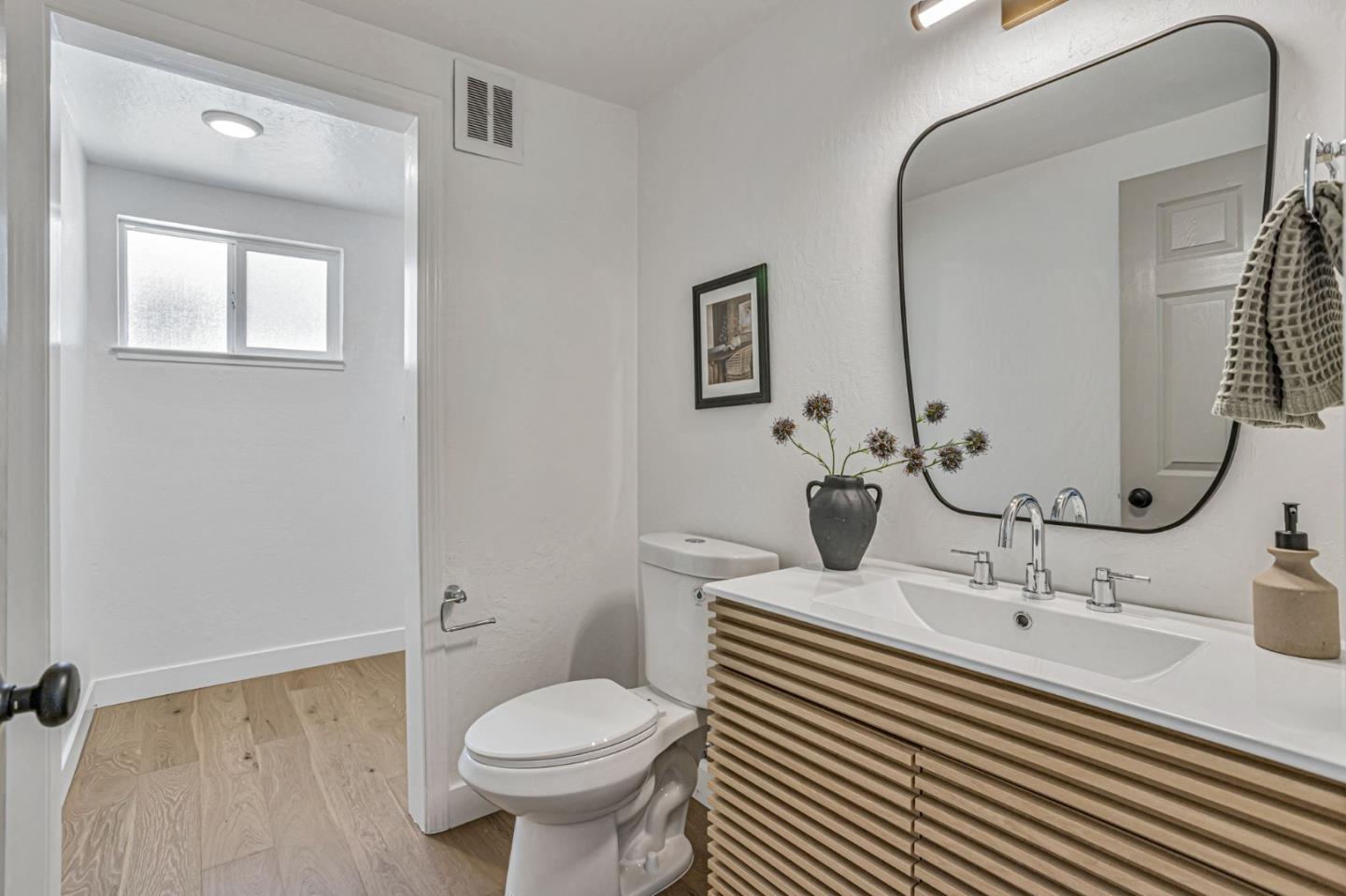 Detail Gallery Image 33 of 77 For 4852 Birmingham Dr, San Jose,  CA 95136 - 4 Beds | 2/1 Baths