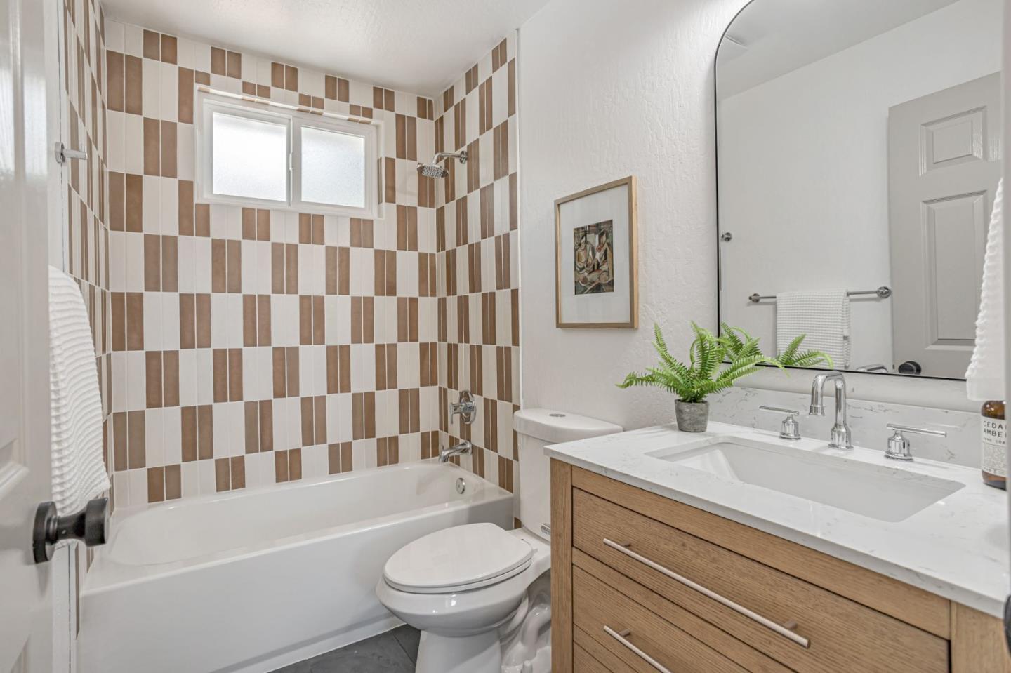 Detail Gallery Image 35 of 77 For 4852 Birmingham Dr, San Jose,  CA 95136 - 4 Beds | 2/1 Baths