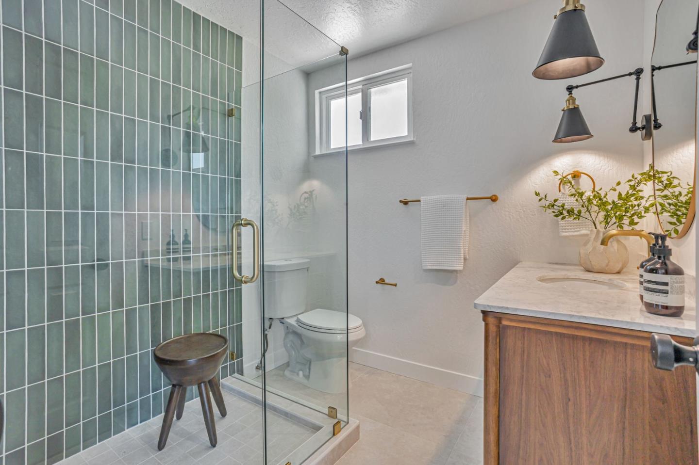 Detail Gallery Image 37 of 77 For 4852 Birmingham Dr, San Jose,  CA 95136 - 4 Beds | 2/1 Baths