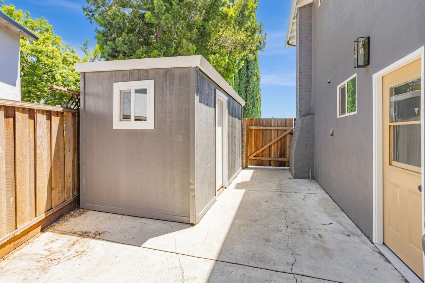 Detail Gallery Image 42 of 77 For 4852 Birmingham Dr, San Jose,  CA 95136 - 4 Beds | 2/1 Baths