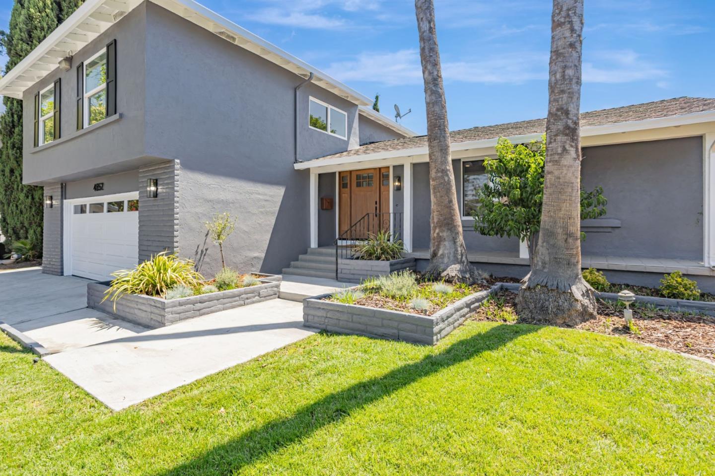 Detail Gallery Image 5 of 77 For 4852 Birmingham Dr, San Jose,  CA 95136 - 4 Beds | 2/1 Baths