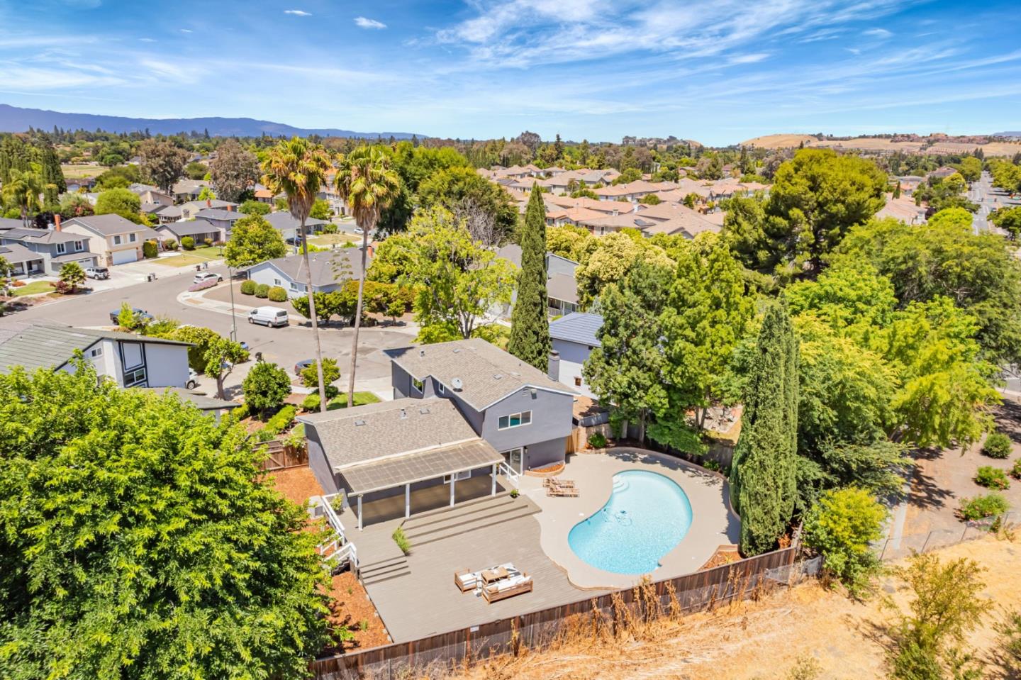 Detail Gallery Image 67 of 77 For 4852 Birmingham Dr, San Jose,  CA 95136 - 4 Beds | 2/1 Baths
