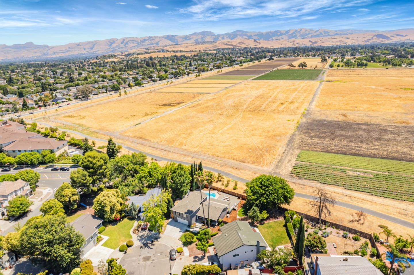 Detail Gallery Image 74 of 77 For 4852 Birmingham Dr, San Jose,  CA 95136 - 4 Beds | 2/1 Baths
