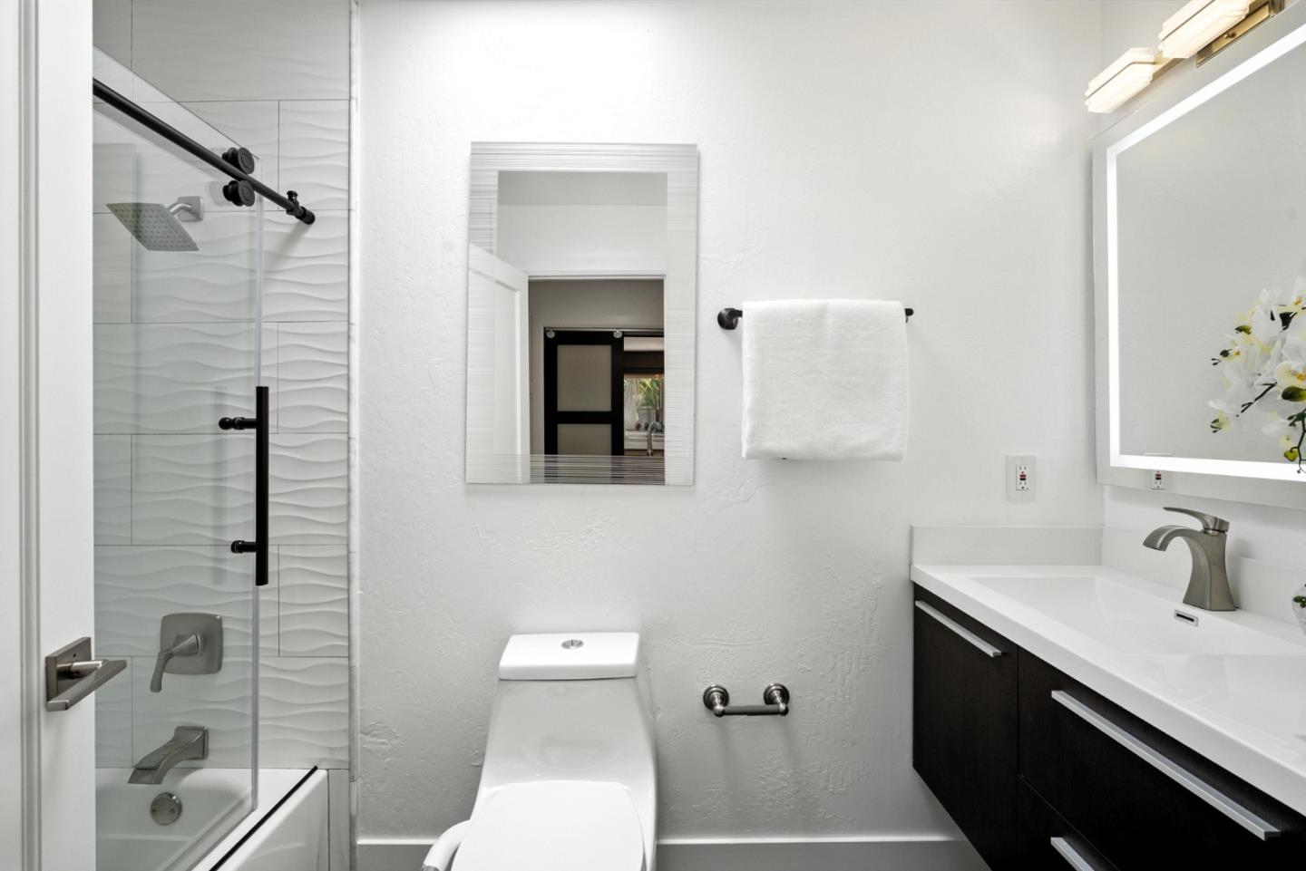 Detail Gallery Image 22 of 61 For 30 Gilroy St, San Francisco,  CA 94124 - 5 Beds | 3 Baths