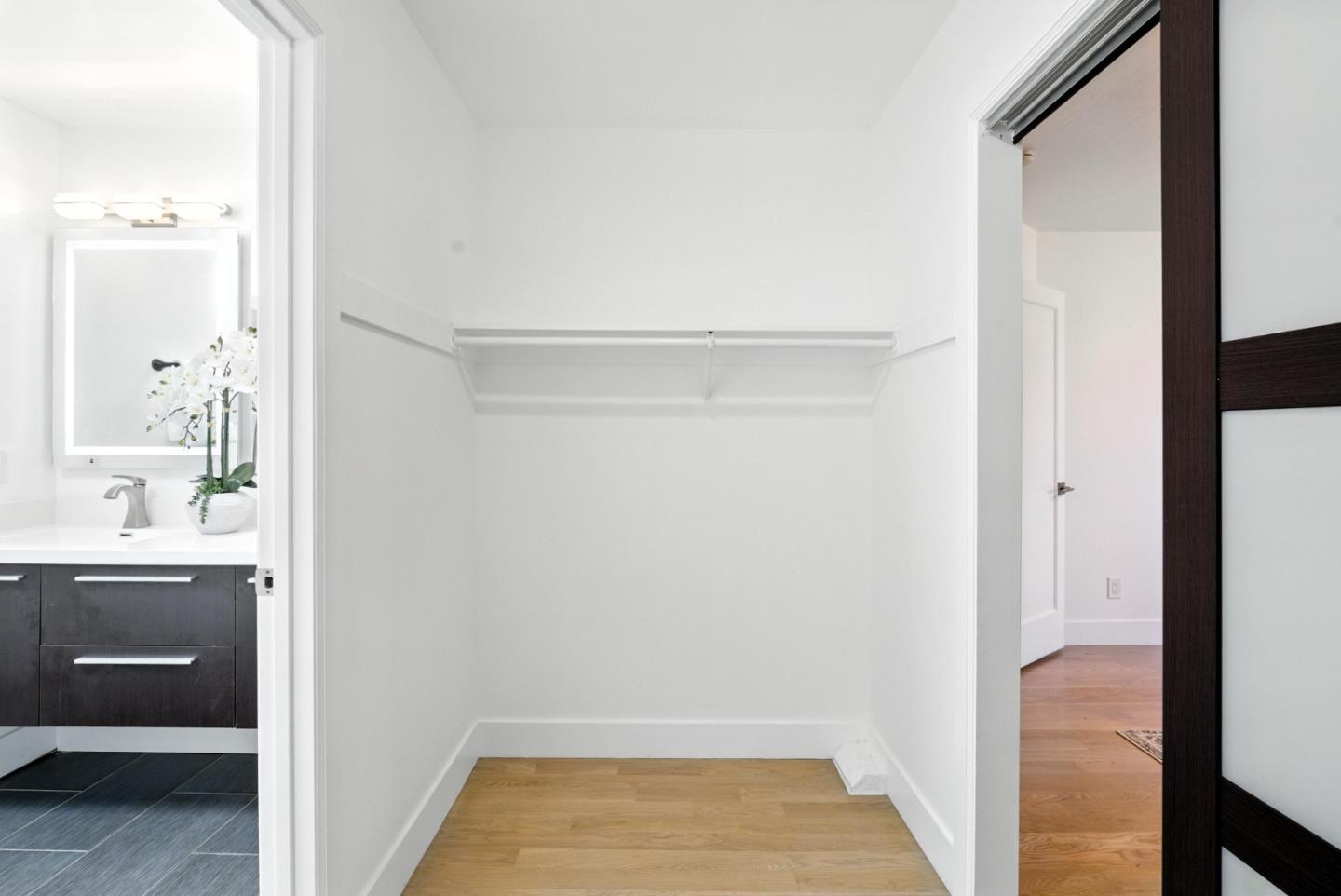 Detail Gallery Image 24 of 61 For 30 Gilroy St, San Francisco,  CA 94124 - 5 Beds | 3 Baths