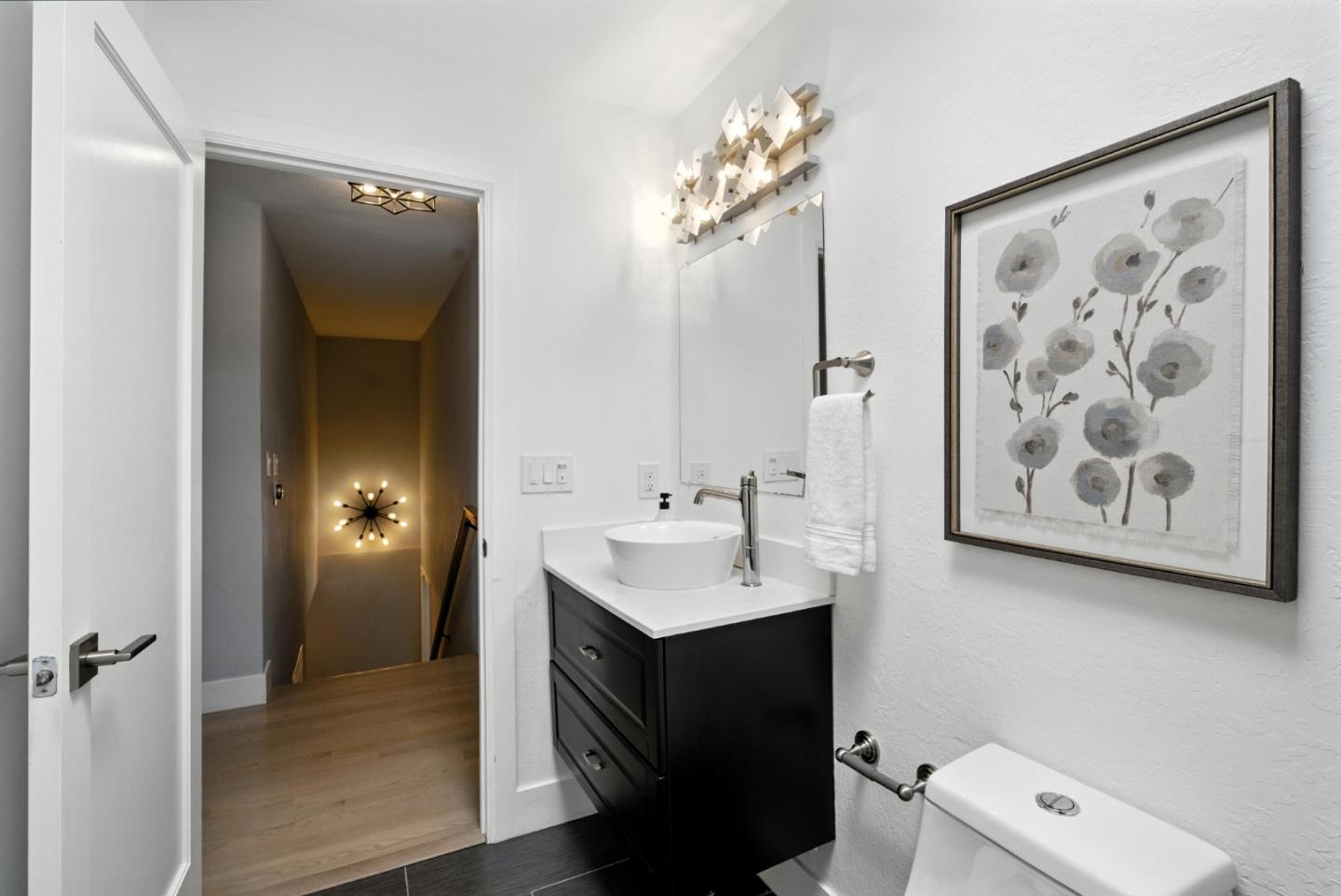 Detail Gallery Image 28 of 61 For 30 Gilroy St, San Francisco,  CA 94124 - 5 Beds | 3 Baths