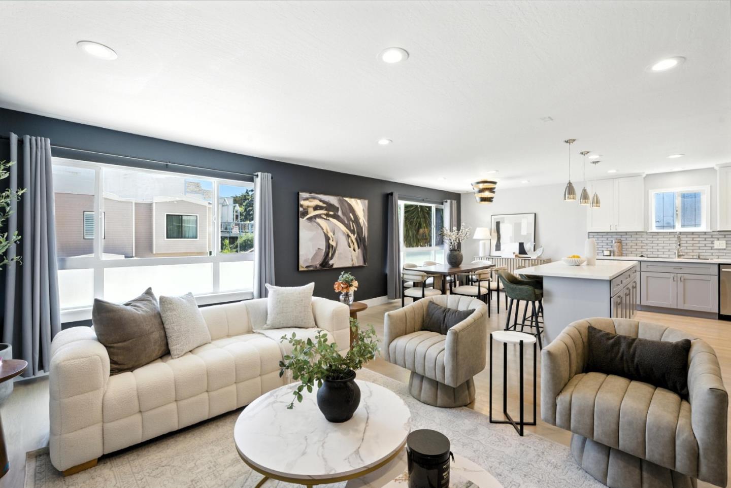 Detail Gallery Image 3 of 61 For 30 Gilroy St, San Francisco,  CA 94124 - 5 Beds | 3 Baths