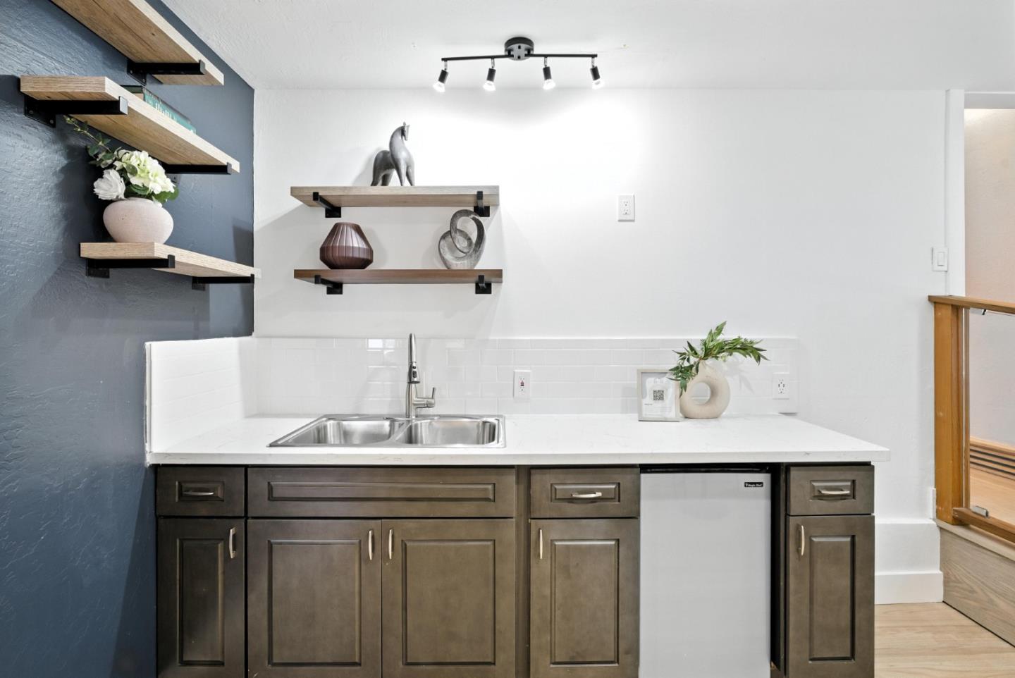 Detail Gallery Image 32 of 61 For 30 Gilroy St, San Francisco,  CA 94124 - 5 Beds | 3 Baths