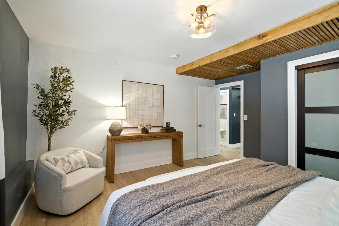 Detail Gallery Image 36 of 61 For 30 Gilroy St, San Francisco,  CA 94124 - 5 Beds | 3 Baths