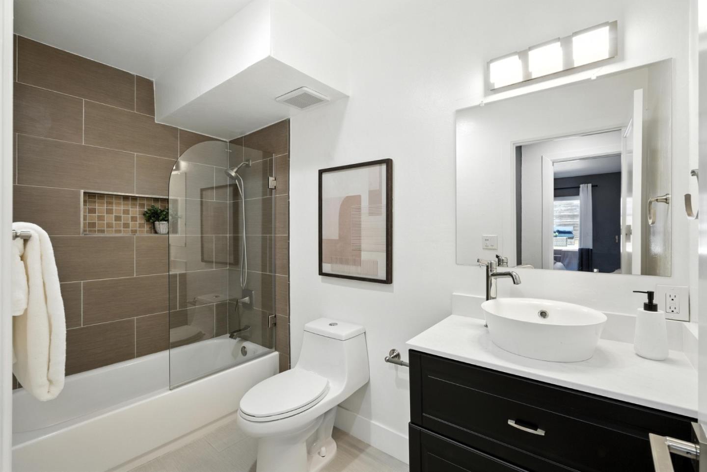 Detail Gallery Image 40 of 61 For 30 Gilroy St, San Francisco,  CA 94124 - 5 Beds | 3 Baths