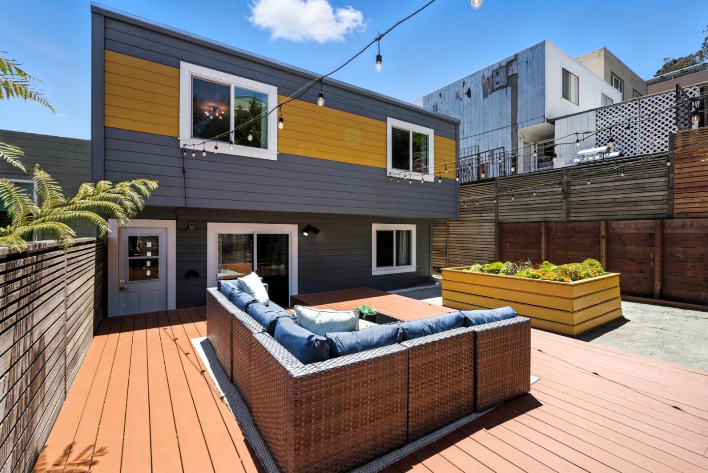 Detail Gallery Image 41 of 61 For 30 Gilroy St, San Francisco,  CA 94124 - 5 Beds | 3 Baths