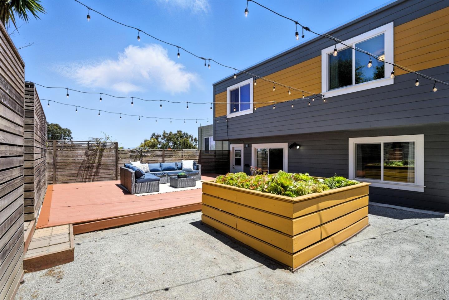 Detail Gallery Image 44 of 61 For 30 Gilroy St, San Francisco,  CA 94124 - 5 Beds | 3 Baths