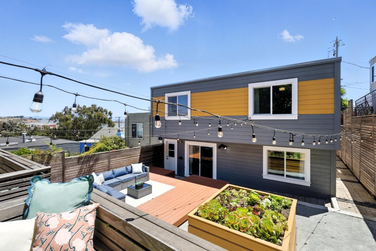 Detail Gallery Image 45 of 61 For 30 Gilroy St, San Francisco,  CA 94124 - 5 Beds | 3 Baths