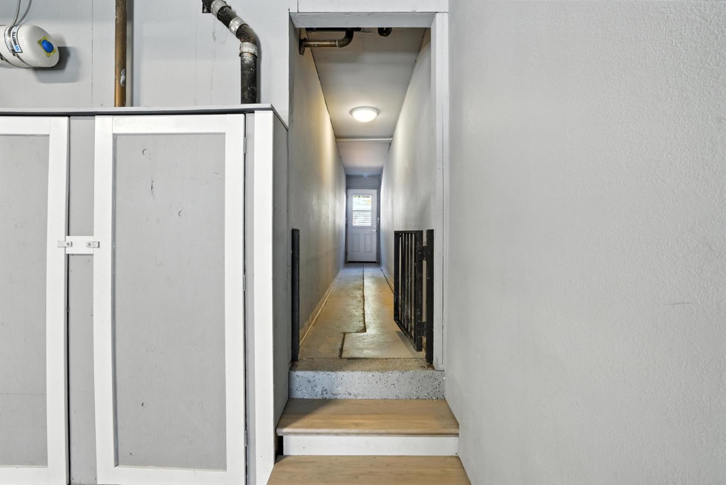 Detail Gallery Image 48 of 61 For 30 Gilroy St, San Francisco,  CA 94124 - 5 Beds | 3 Baths