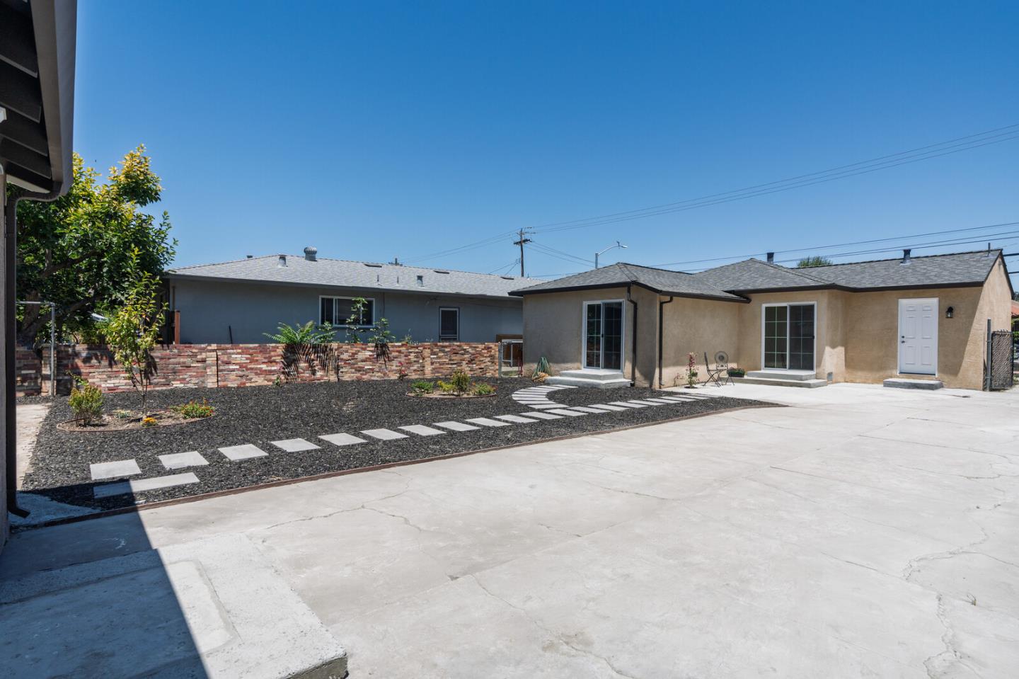 Detail Gallery Image 6 of 31 For 1107 N 4th, San Jose,  CA 95112 - 3 Beds | 2 Baths