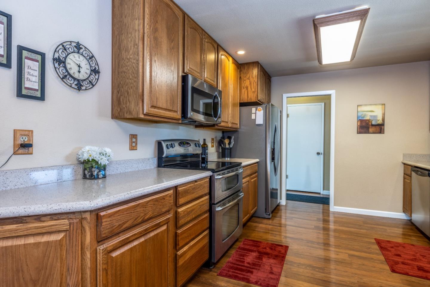 Detail Gallery Image 10 of 29 For 672 Sonoma Ct, Livermore,  CA 94550 - 3 Beds | 2 Baths