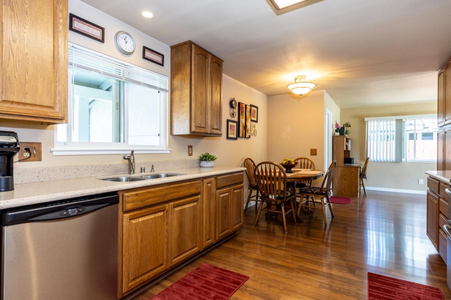 Detail Gallery Image 6 of 29 For 672 Sonoma Ct, Livermore,  CA 94550 - 3 Beds | 2 Baths