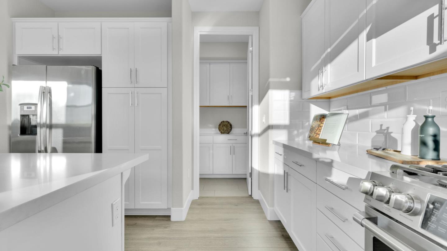 Detail Gallery Image 18 of 52 For 820 E Duane Ave #1,  Sunnyvale,  CA 94085 - 4 Beds | 3/1 Baths
