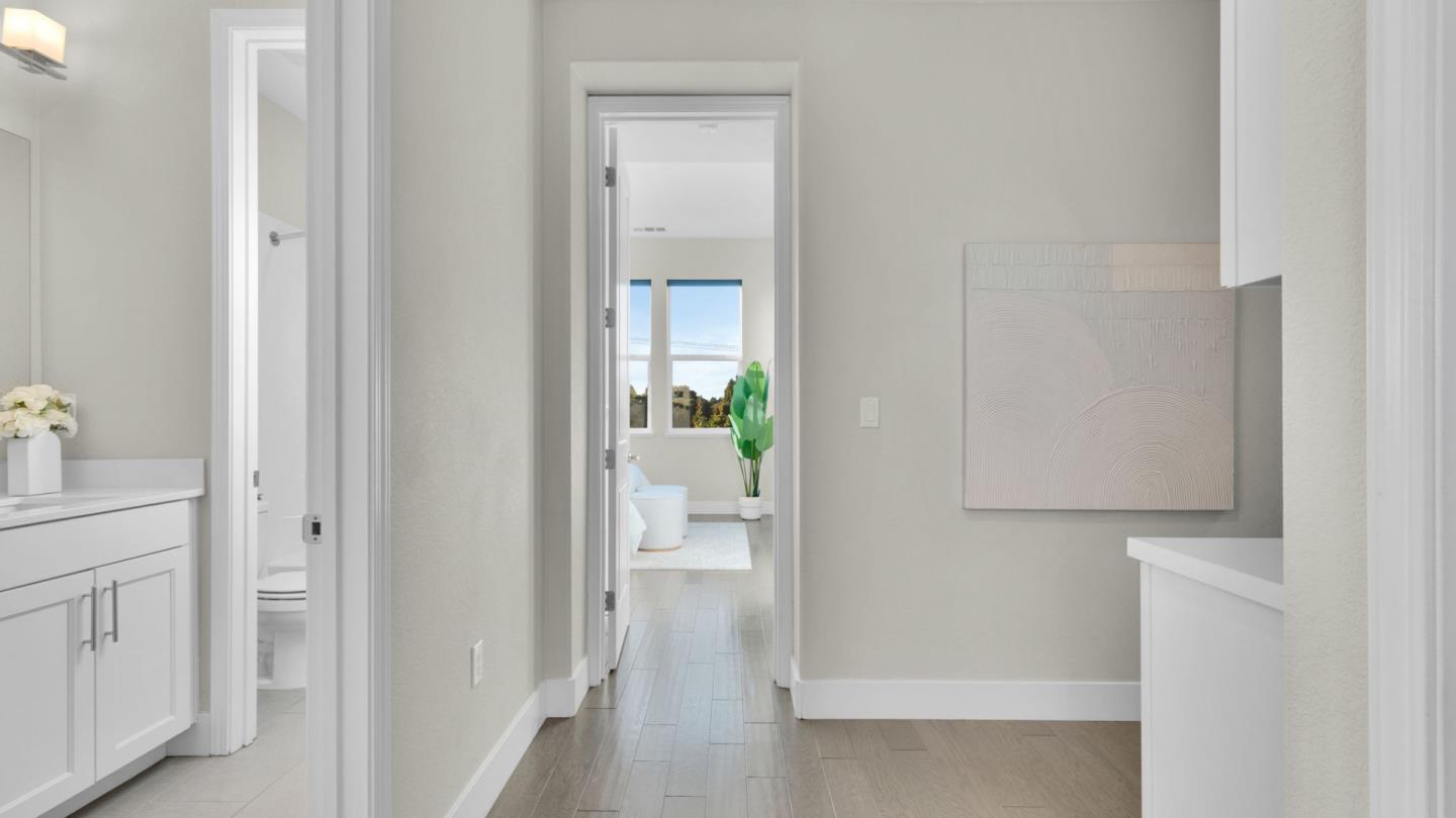 Detail Gallery Image 27 of 52 For 820 E Duane Ave #1,  Sunnyvale,  CA 94085 - 4 Beds | 3/1 Baths