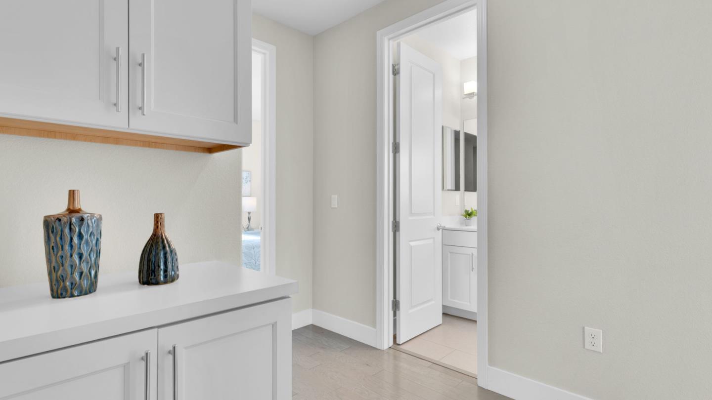 Detail Gallery Image 28 of 52 For 820 E Duane Ave #1,  Sunnyvale,  CA 94085 - 4 Beds | 3/1 Baths