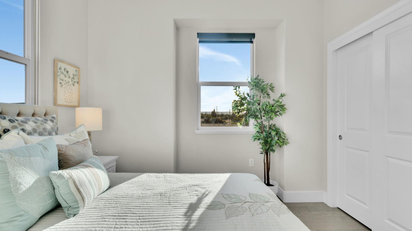 Detail Gallery Image 30 of 52 For 820 E Duane Ave #1,  Sunnyvale,  CA 94085 - 4 Beds | 3/1 Baths
