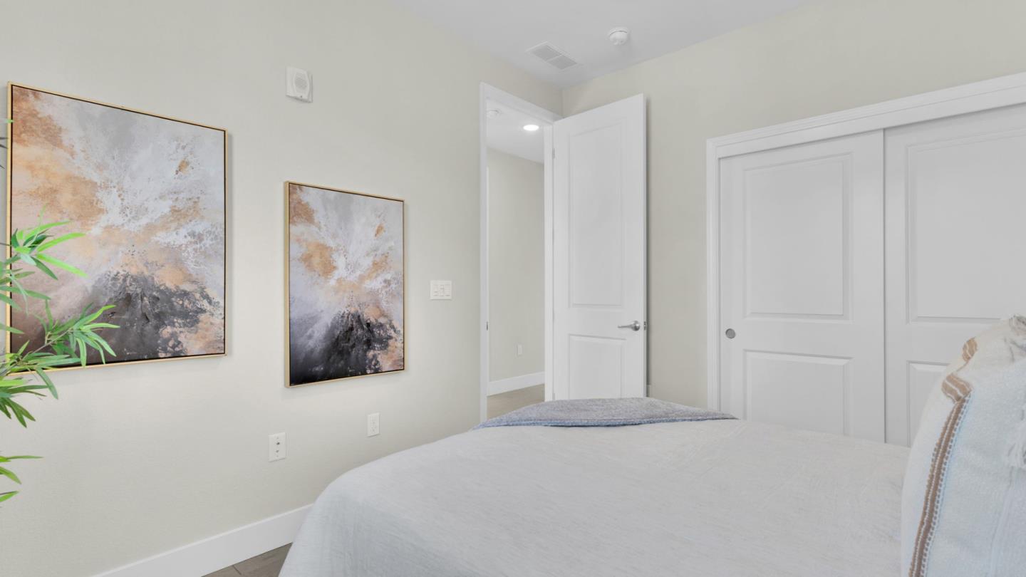 Detail Gallery Image 31 of 52 For 820 E Duane Ave #1,  Sunnyvale,  CA 94085 - 4 Beds | 3/1 Baths