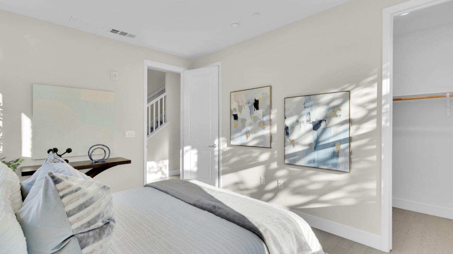 Detail Gallery Image 37 of 52 For 820 E Duane Ave #1,  Sunnyvale,  CA 94085 - 4 Beds | 3/1 Baths