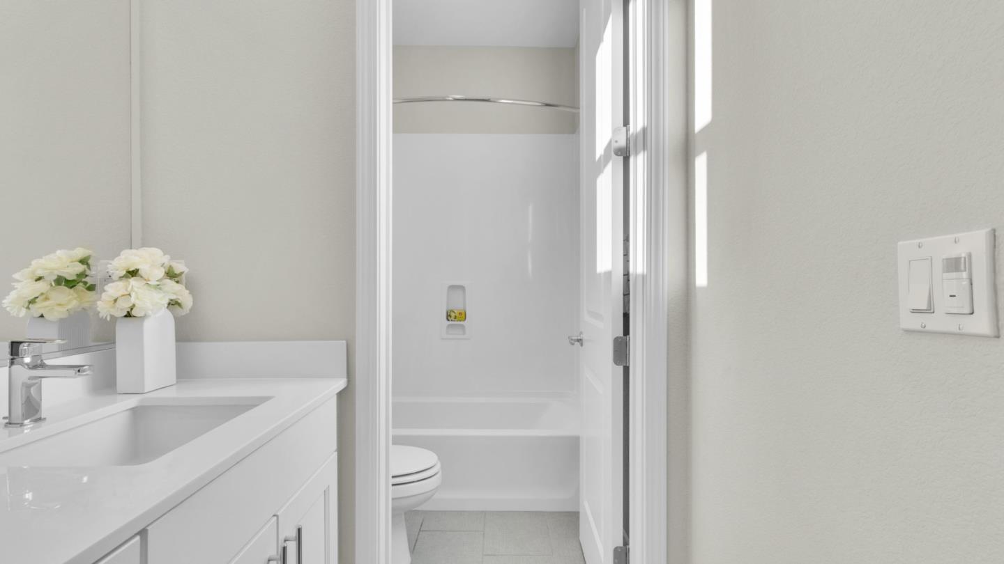 Detail Gallery Image 38 of 52 For 820 E Duane Ave #1,  Sunnyvale,  CA 94085 - 4 Beds | 3/1 Baths