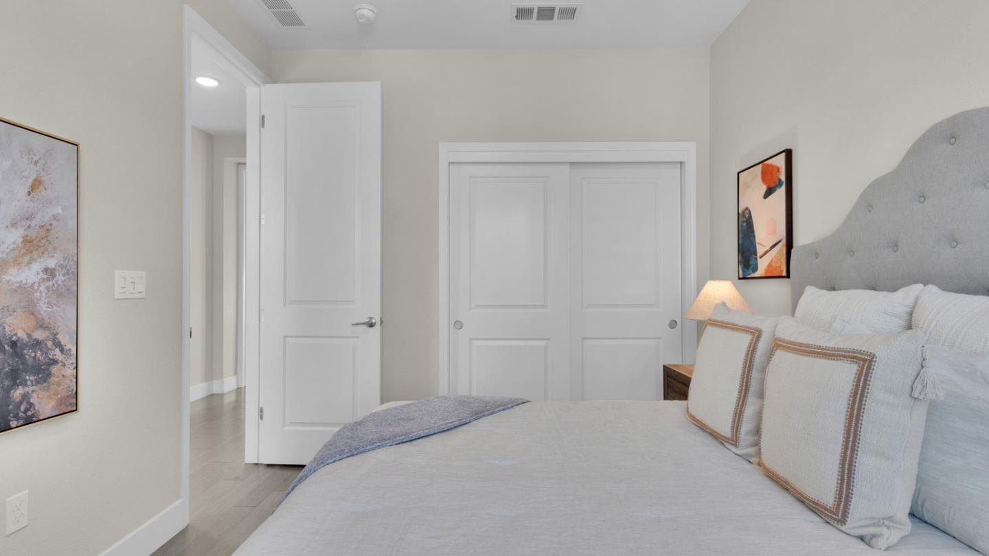 Detail Gallery Image 41 of 52 For 820 E Duane Ave #1,  Sunnyvale,  CA 94085 - 4 Beds | 3/1 Baths