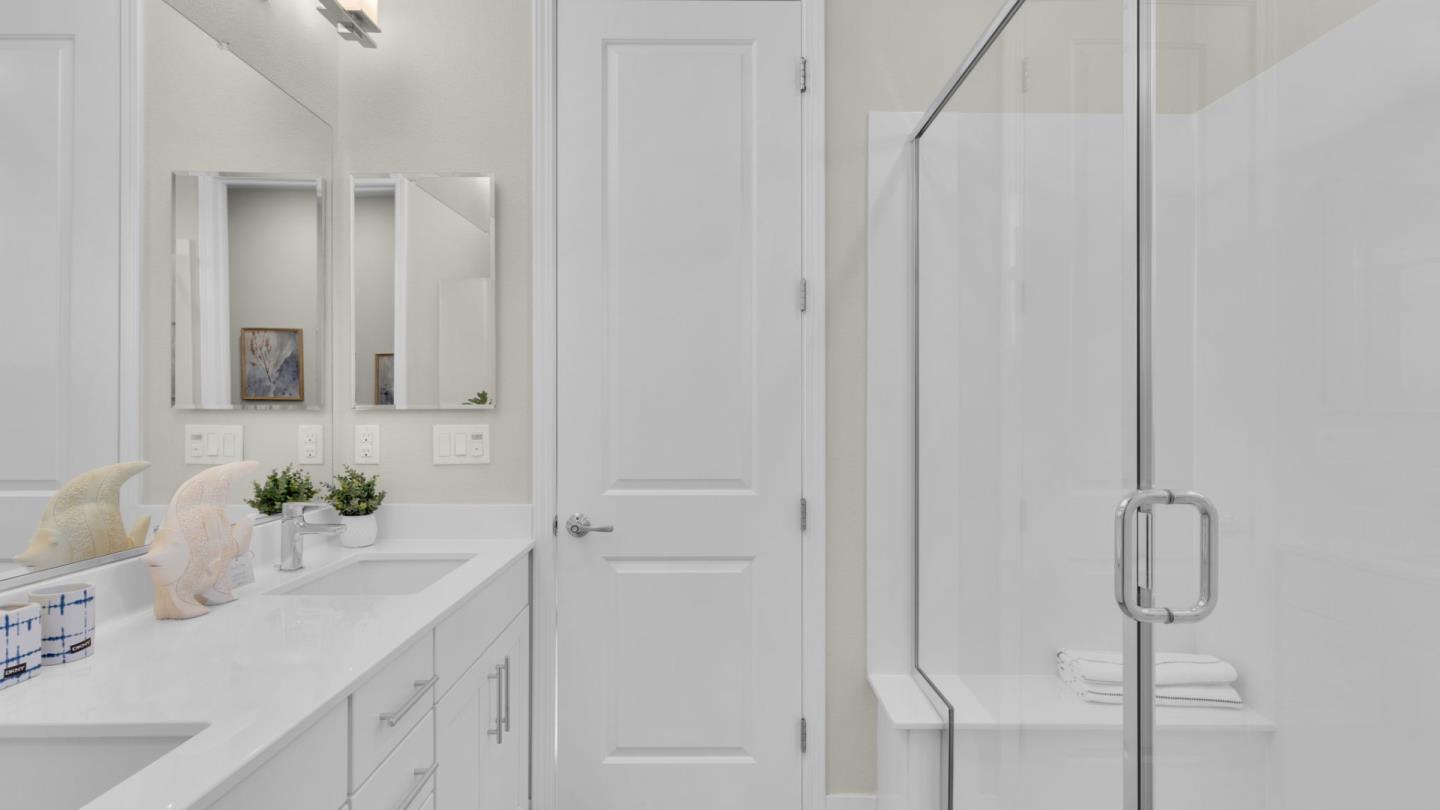Detail Gallery Image 43 of 52 For 820 E Duane Ave #1,  Sunnyvale,  CA 94085 - 4 Beds | 3/1 Baths