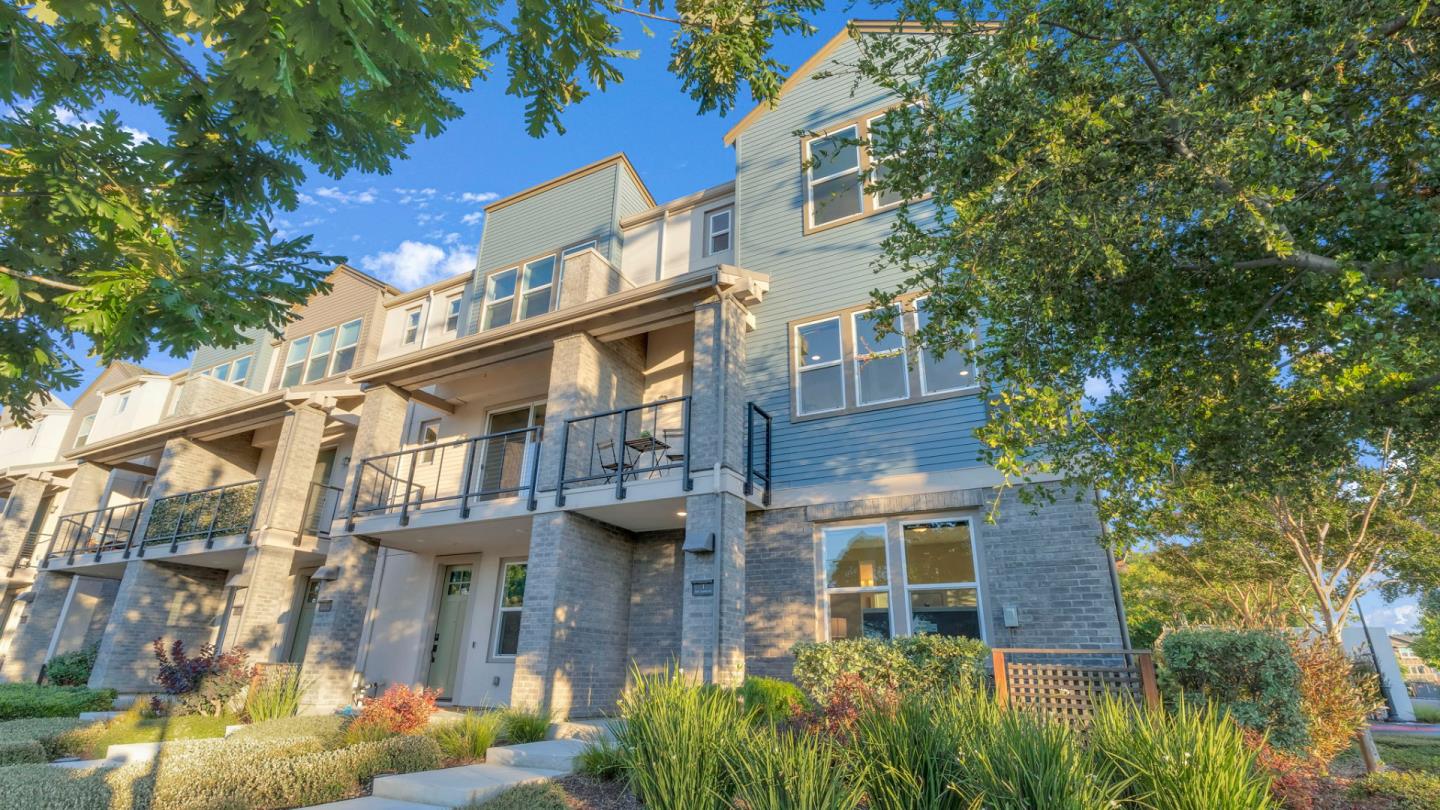 Detail Gallery Image 49 of 52 For 820 E Duane Ave #1,  Sunnyvale,  CA 94085 - 4 Beds | 3/1 Baths