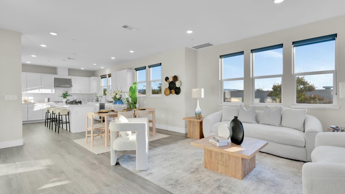 Detail Gallery Image 5 of 52 For 820 E Duane Ave #1,  Sunnyvale,  CA 94085 - 4 Beds | 3/1 Baths